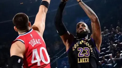 前广州队及南通支云球员黄开洲、黄聪转会至山西崇德荣海