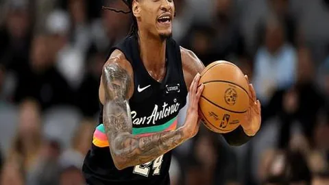 东体：大乐透期号专家推荐，海港赛前集训莱昂纳多缺席