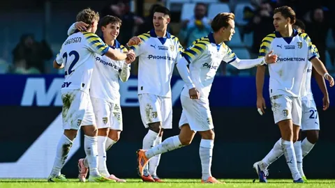 英超：萨拉赫精准传中制造点球，亲自操刀命中